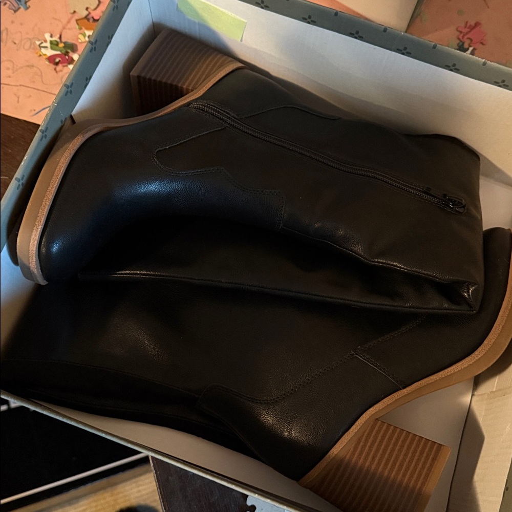 Sun + Stone Women's Vivvii Over-The-Knee Dress Boots size 5 NEW IN BOX - Picture 3 of 4